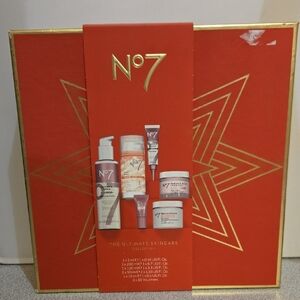 No7 Ultimate Skincare Collection Set